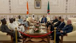 Arrivée-du-Premier-ministre-du-Niger-à-Alger-pour-une-visite-officielle-400×241