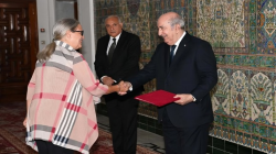 Le président de la République reçoit les lettres de créance de trois nouveaux ambassadeurs auprès de l’Algérie